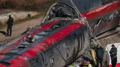 El choque ferroviario en España ocurrió por una fractura en las vías, según la investigación oficial El choque ferroviario en España ocurrió por una fractura en las vías, según la investigación oficial