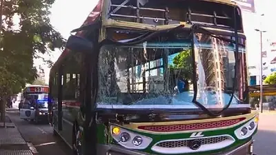 Choque de colectivos en Palermo dejó tres heridos Choque de colectivos en Palermo dejó tres heridos