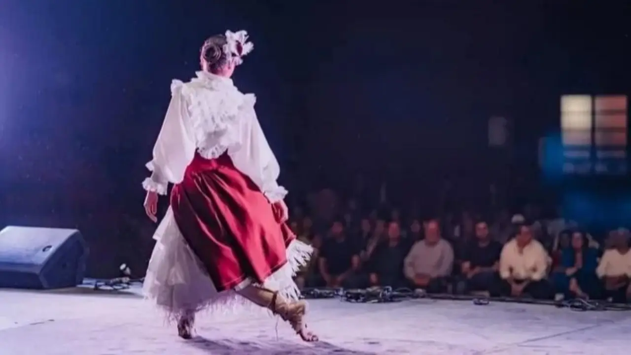 Viajó 20.000 kilómetros por amor al folklore y llegó a Cosquín: la historia de la "gaucha japonesa" que bailará en el Festival