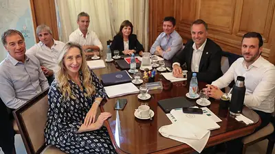 La mesa política del Gobierno adelanta su reunión, ante el reclamo por los incendios en el sur La mesa política del Gobierno adelanta su reunión, ante el reclamo por los incendios en el sur