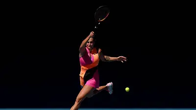 Sabalenka y Zverev avanzan a semifinales del Abierto de Australia pese al calor extremo Sabalenka y Zverev avanzan a semifinales del Abierto de Australia pese al calor extremo
