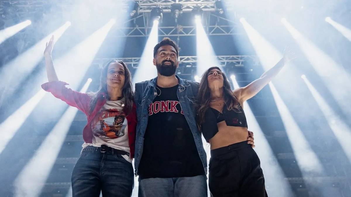 El fervor popular contra Milei y los femicidios: así se vivió el show de Eruca Sativa en Niceto