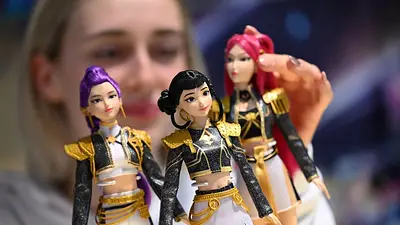 Mattel se suma a la fiebre de "Las guerreras K-pop" con una nueva línea de muñecas Mattel se suma a la fiebre de "Las guerreras K-pop" con una nueva línea de muñecas
