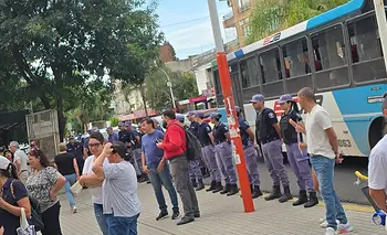 Zdero despliega un desmedido operativo de seguridad contra pacientes oncológicos | Ajuste en la obra social de chaco