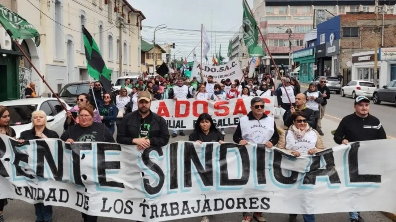 Sindicatos denunciaron que el Presupuesto de Vidal contempla una “pauta salarial cero” y rechazaron la reforma laboral