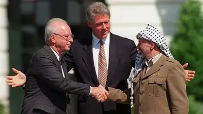 Isaac Rabin, Bill Clinton y Yasir Arafat Isaac Rabin, Bill Clinton y Yasir Arafat