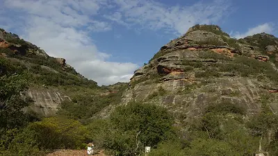 El cerro cordobés con pictografías del siglo V y que enamoró a Atahualpa Yupanqui El cerro cordobés con pictografías del siglo V y que enamoró a Atahualpa Yupanqui