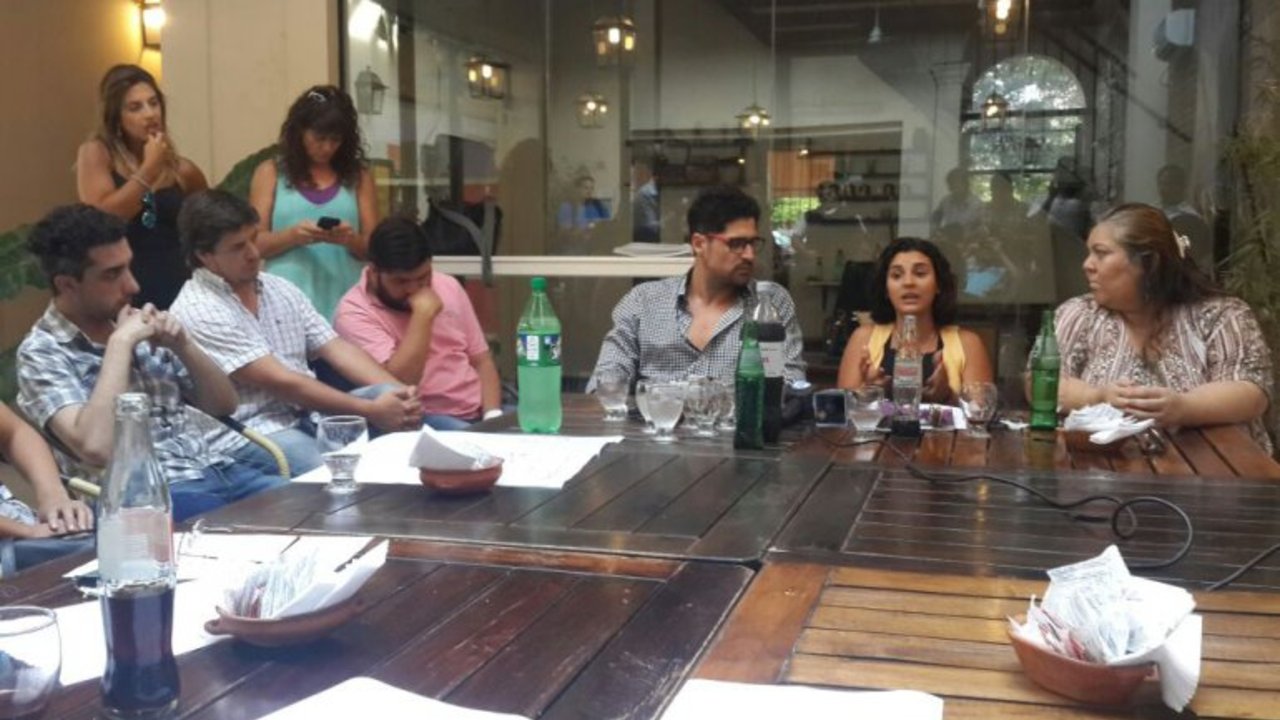 Periodistas salteños denuncian suspensión de programa radial por presiones políticas