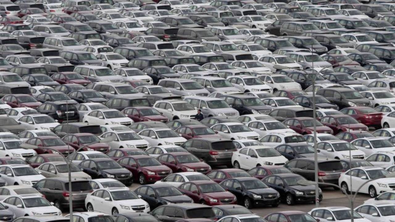 La producción de autos se desplomó 29,1% en enero