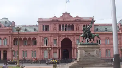 Para el Gobierno, imputar a la Presidenta sería una "maniobra de desestabilización" Para el Gobierno, imputar a la Presidenta sería una "maniobra de desestabilización"