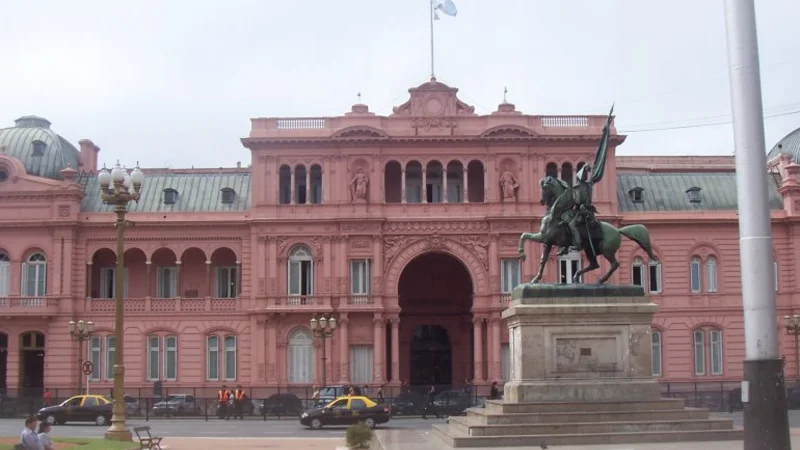 Para el Gobierno, imputar a la Presidenta sería una "maniobra de desestabilización"