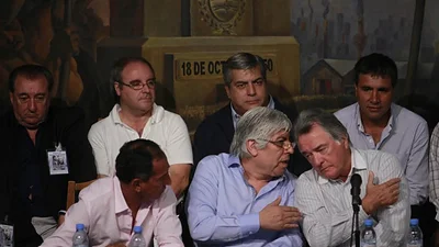Moyano advierte: "Los gremios pedirán más del 40% de aumento" Moyano advierte: "Los gremios pedirán más del 40% de aumento"
