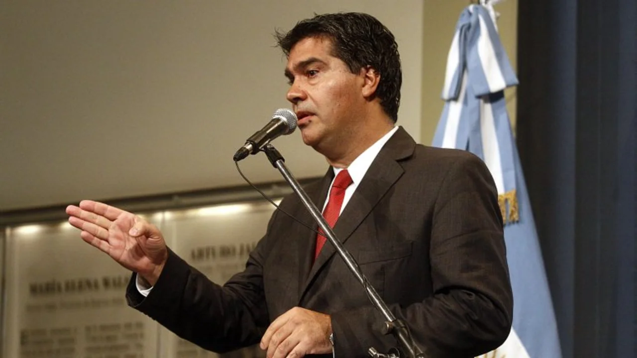 Capitanich: "Macri dice que va a levantar las banderas del peronismo pagando a los fondos buitre"