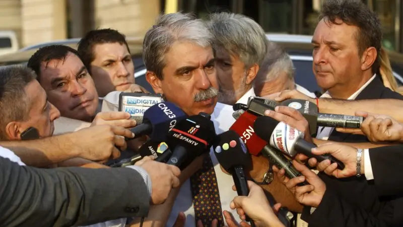 Aníbal Fernández: "Carrió está absolutamente sucia por donde la quieran mirar"