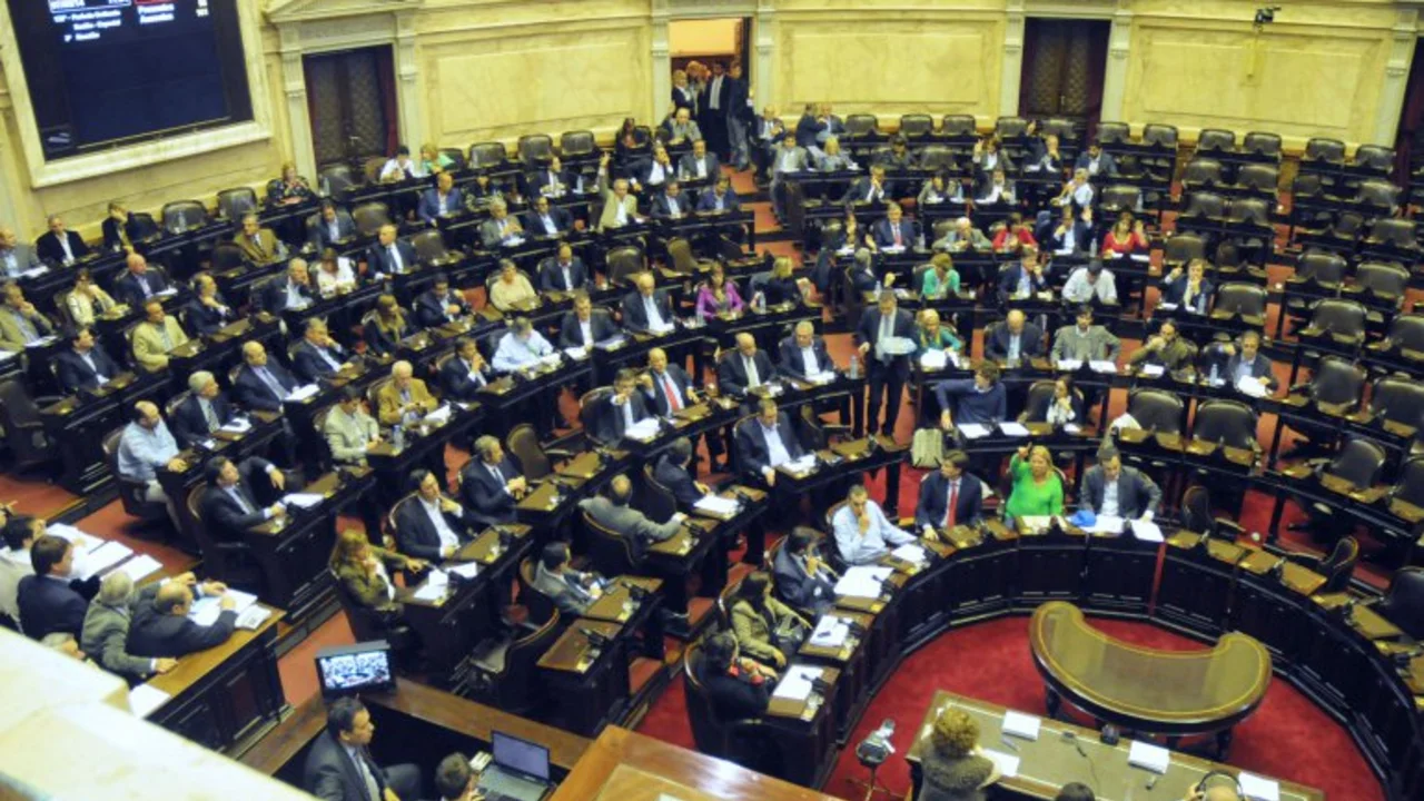 El oficialismo aprobó la ley de reforma de Inteligencia