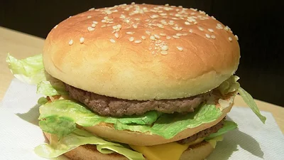 Índice Big Mac: el billete de $100, al fondo de la lista de billetes de mayor denominación Índice Big Mac: el billete de $100, al fondo de la lista de billetes de mayor denominación