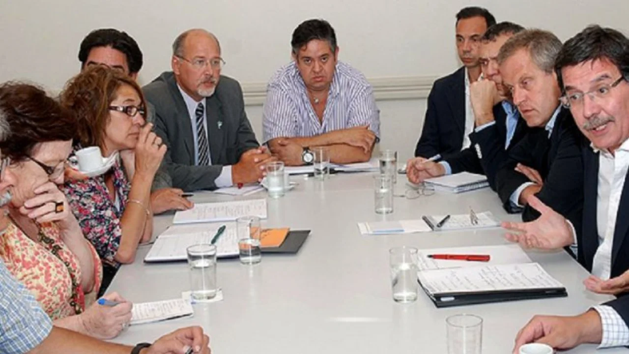 Docentes nacionales: tendrán un aumento del 27,7% en dos cuotas
