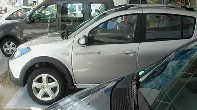 Tras la crisis macrista y en medio de la pandemia, la venta de autos se recupera Tras la crisis macrista y en medio de la pandemia, la venta de autos se recupera