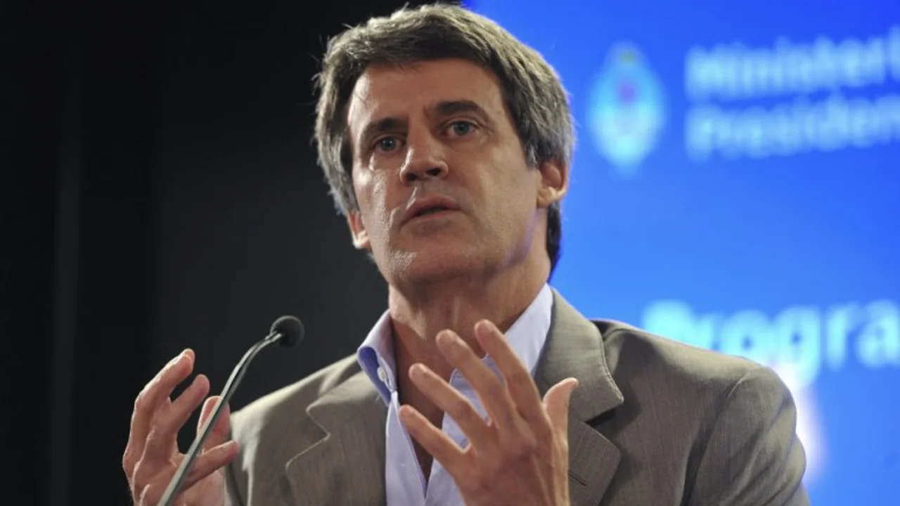 El Gobierno ratificó que estudia elevar el piso de Ganancias en 30 mil pesos