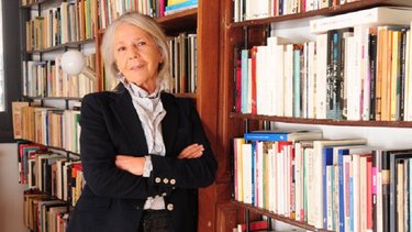 Beatriz Sarlo contra Cristina: “Se disfraza de virgen de Luján"