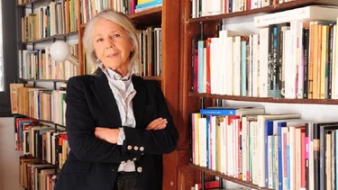 Beatriz Sarlo contra Cristina: “Se disfraza de virgen de Luján"