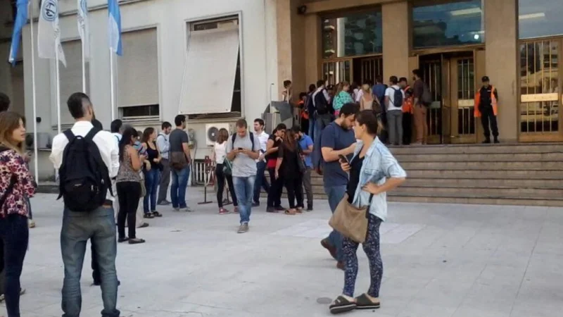 Tras los despidos, ¿Fabricaciones Militares puede desaparecer?