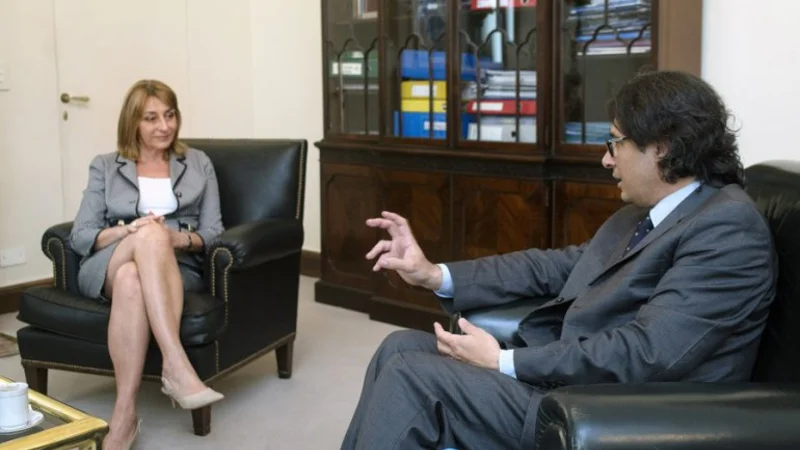 El Gobierno confirma su intención de "controlar" a Gils Carbó