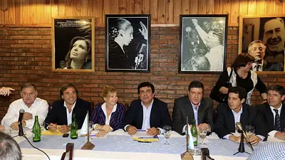 Macri presidente: el PJ bonarense advirtió que su gobierno genera "recesión" Macri presidente: el PJ bonarense advirtió que su gobierno genera "recesión"