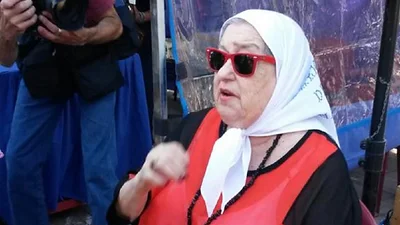 Hebe denunció que Macri "invitó a Obama el 24 de marzo para no dejarnos hacer la marcha" Hebe denunció que Macri "invitó a Obama el 24 de marzo para no dejarnos hacer la marcha"