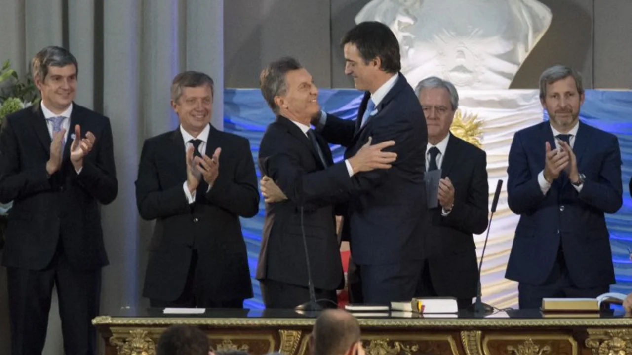 Macri se mete en la paritaria docente: "El límite para cada provincia es del  25%"
