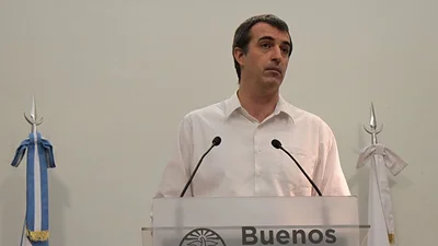 Esteban Bullrich se solidarizó con Baradel por las amenazas a su familia Esteban Bullrich se solidarizó con Baradel por las amenazas a su familia