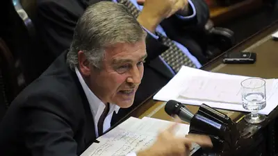 Aguad "descubrió" internet y fue blanco de burlas en las redes sociales Aguad "descubrió" internet y fue blanco de burlas en las redes sociales