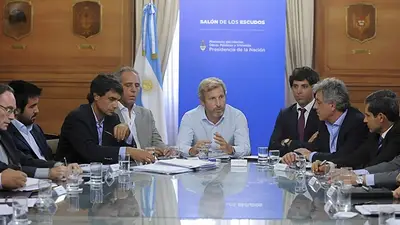 Macri devolverá en 5 años la coparticipación a las provincias Macri devolverá en 5 años la coparticipación a las provincias