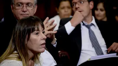 El macrismo consiguió dictamen favorable para dos DNU clave El macrismo consiguió dictamen favorable para dos DNU clave