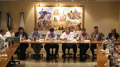 El peronismo "moderado" mira de reojo al nuevo decreto de la Coparticipación El peronismo "moderado" mira de reojo al nuevo decreto de la Coparticipación