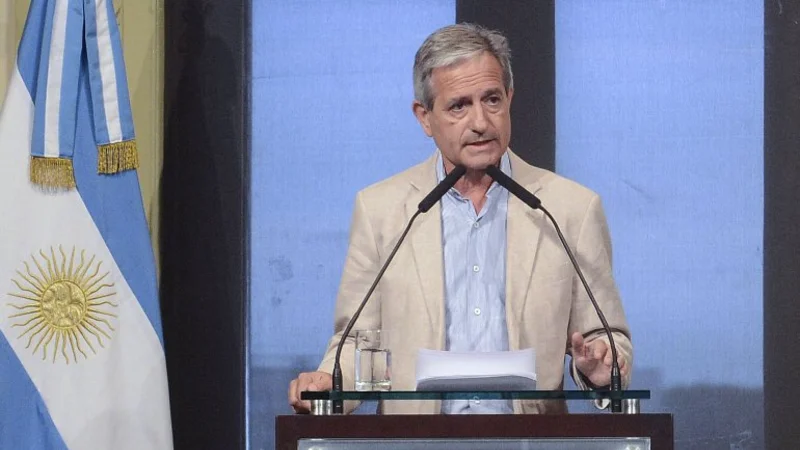 El Gobierno da de baja los convenios con las universidades