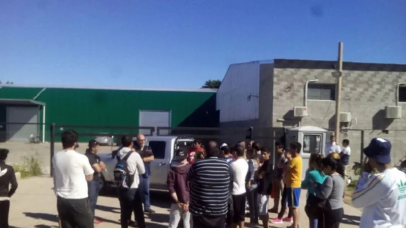 Cerraron dos fábricas y suman 104 despidos