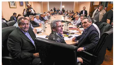 Insólito: la CGT tuvo que cambiar la sede de reunión por un corte de luz Insólito: la CGT tuvo que cambiar la sede de reunión por un corte de luz