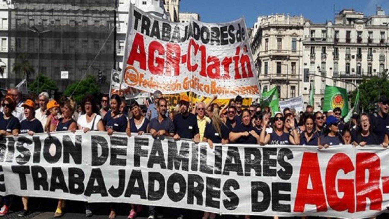 Acto de los trabajadores de AGR - Clarín para que Triaca los reciba
