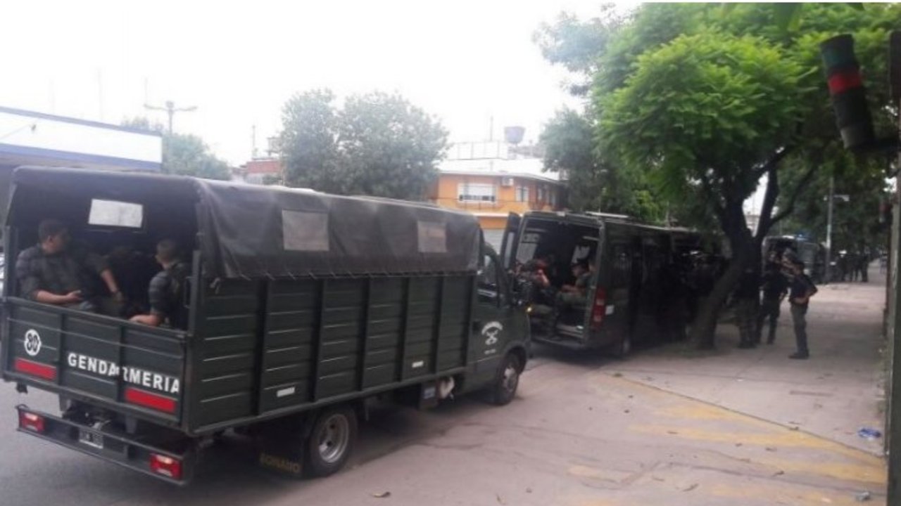 Trabajadores de AGR Clarín denunciaron aprietes de Gendarmería