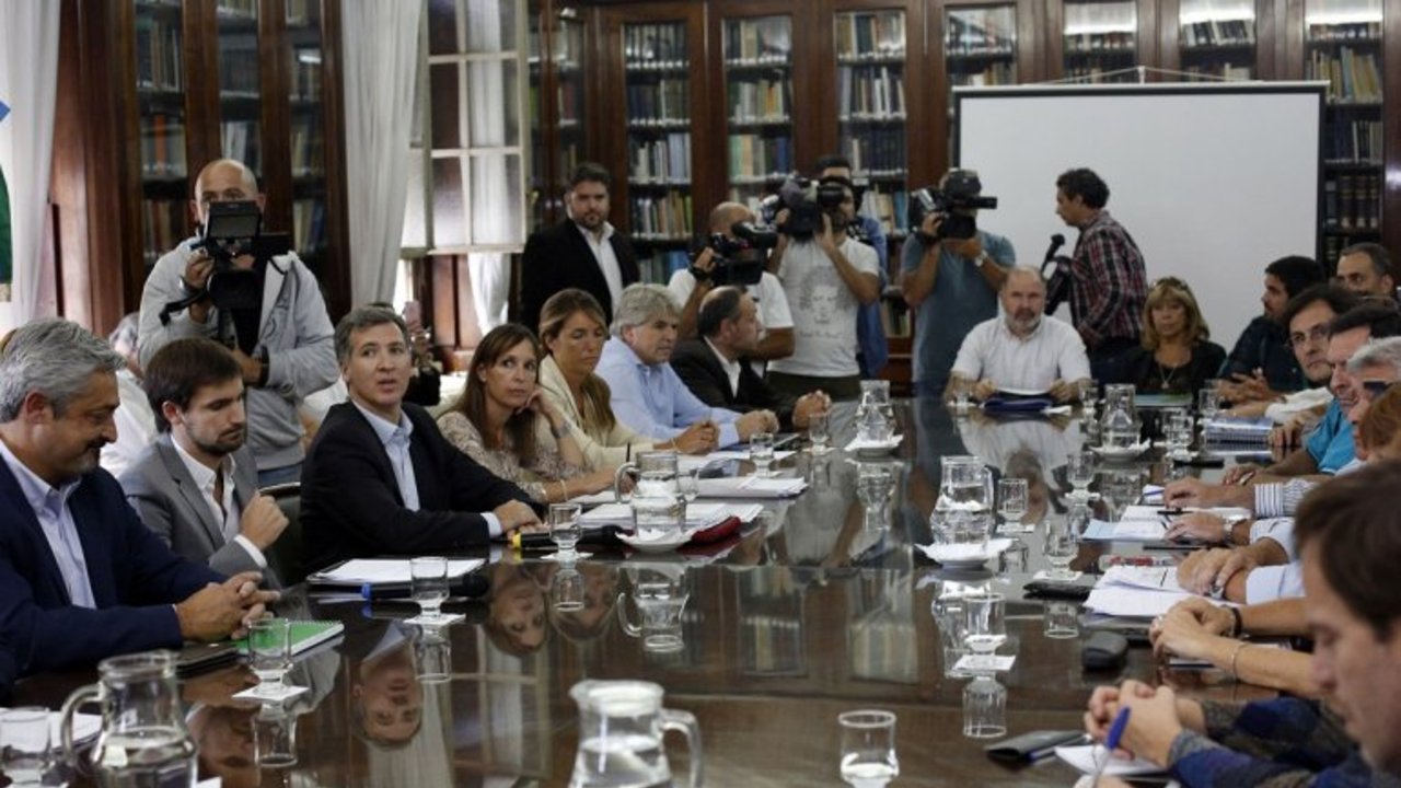 Lacunza: la oferta a los docentes "le va a empatar o ganar a la inflación"
