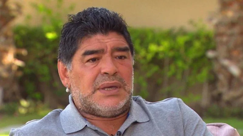 Maradona con "Toti" Pasman: "Si Macri saca el Fútbol para Todos, es un botón"
