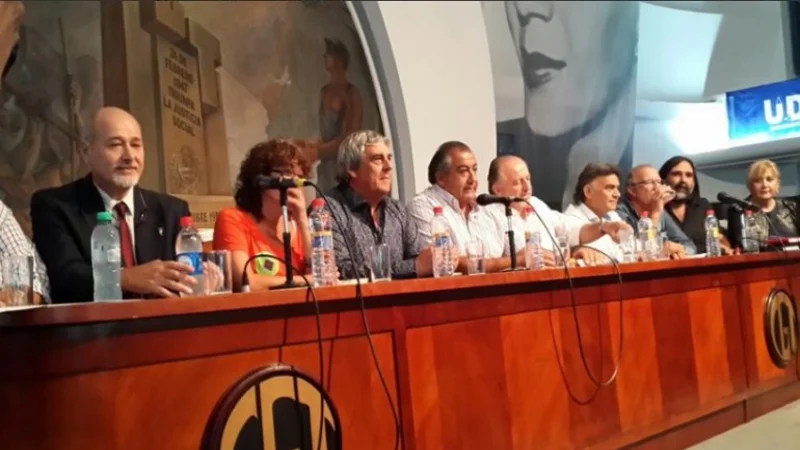 Con apoyo de la CGT y la CTA, docentes le mandan un ultimatum a Bullrich