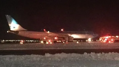 Un avión de Aerolíneas sufrió explosión en el aeropuertos de Nueva York Un avión de Aerolíneas sufrió explosión en el aeropuertos de Nueva York