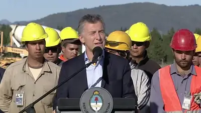 Insólito: cortaron la transmisión oficial cuando le cantaban el feliz cumpleaños a Macri Insólito: cortaron la transmisión oficial cuando le cantaban el feliz cumpleaños a Macri
