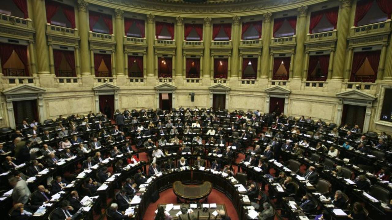 Efecto Gómez Centurión: Proponen sancionar con prisión a quiénes nieguen genocidios