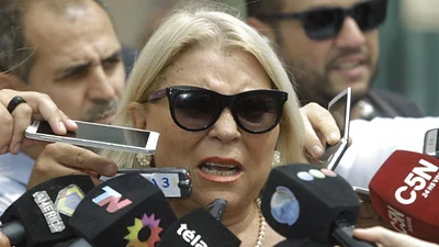 Carrió no cede: "Para un rico, 20 pesos no es nada" Carrió no cede: "Para un rico, 20 pesos no es nada"