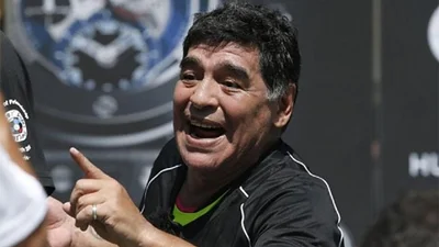 Video viral: Maradona se pelea con periodistas por la baja a jubilados Video viral: Maradona se pelea con periodistas por la baja a jubilados