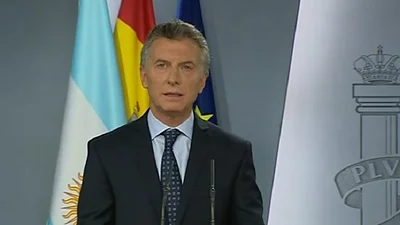 Paritarias: tras la derrota con los bancarios, Macri habla ahora de una "cláusula gatillo" Paritarias: tras la derrota con los bancarios, Macri habla ahora de una "cláusula gatillo"