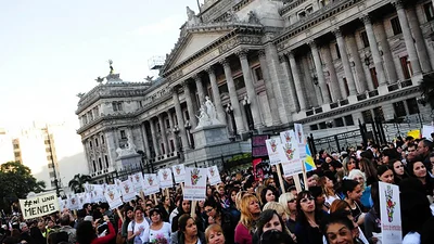 Pese al brutal recorte, Macri dice que la violencia de género es centro de su agenda Pese al brutal recorte, Macri dice que la violencia de género es centro de su agenda